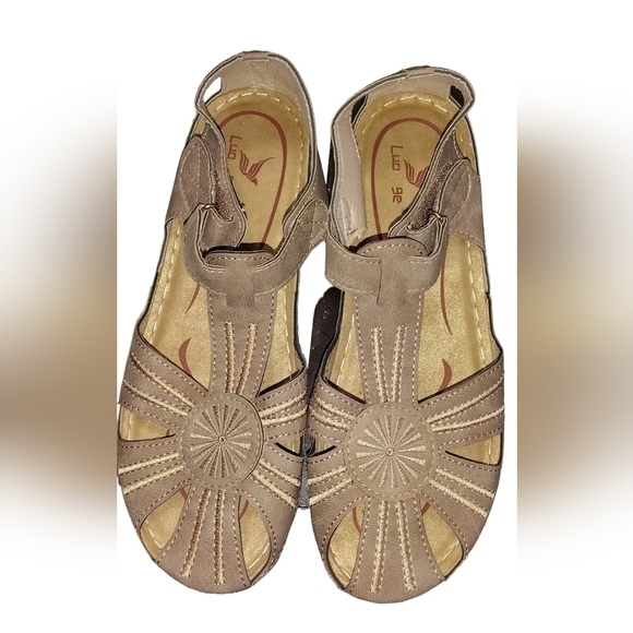 luo ge ladies tan sandles size 9.5‎ - Picture 4 of 9
